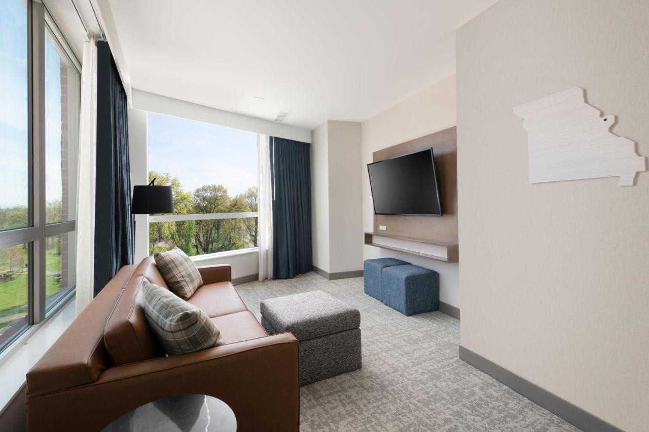 Residence Inn By Marriott St Louis Клейтън Екстериор снимка