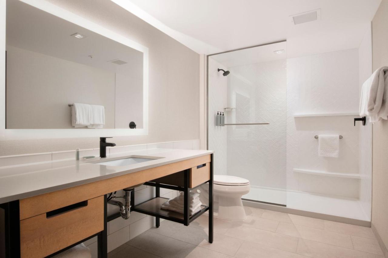 Residence Inn By Marriott St Louis Клейтън Екстериор снимка