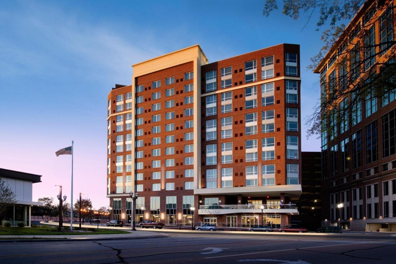 Residence Inn By Marriott St Louis Клейтън Екстериор снимка