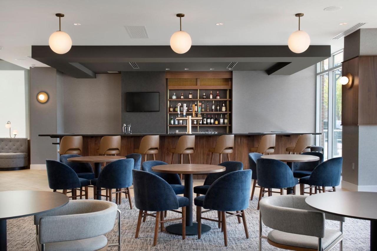 Residence Inn By Marriott St Louis Клейтън Екстериор снимка