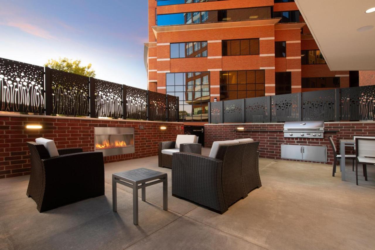 Residence Inn By Marriott St Louis Клейтън Екстериор снимка